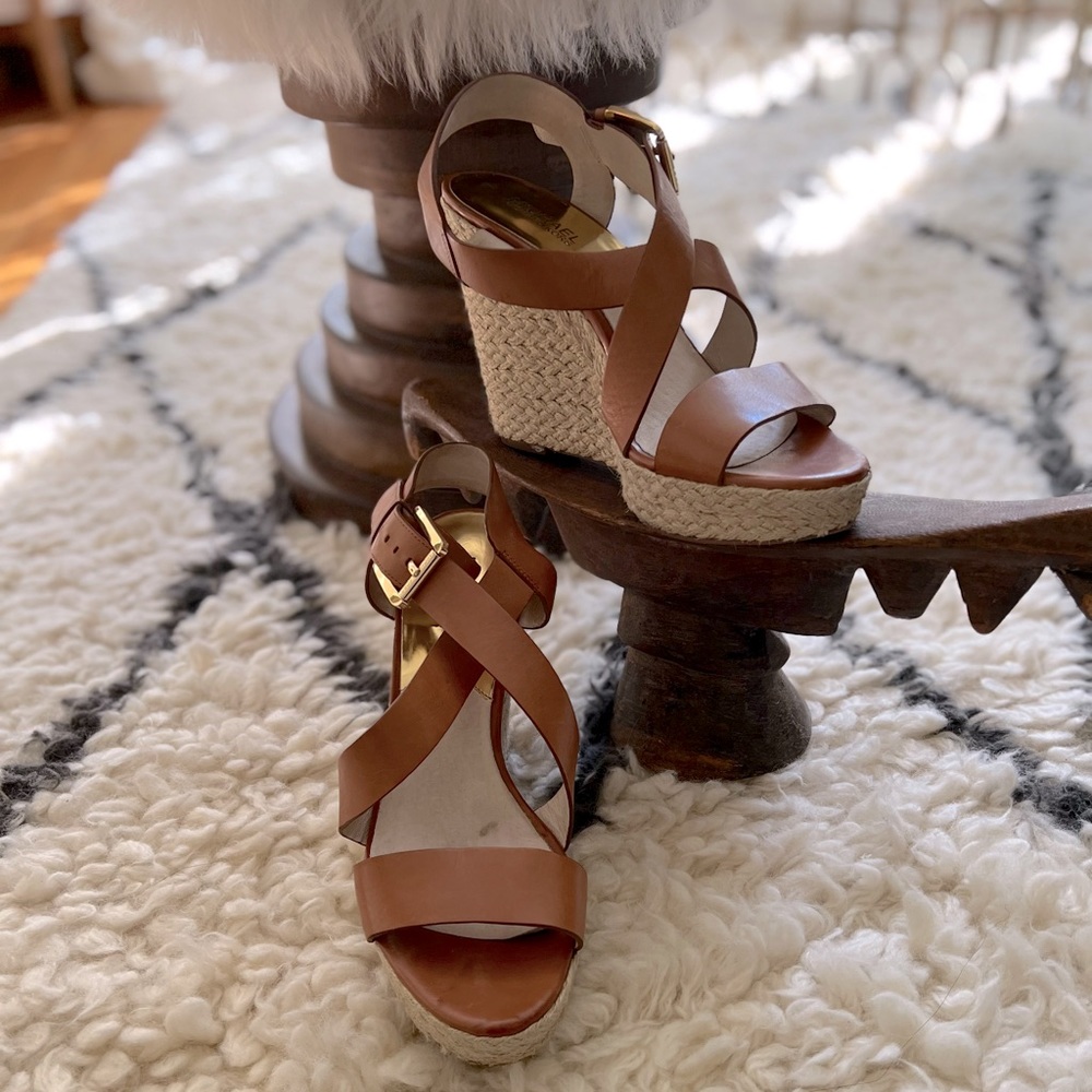 MICHAEL Kors Genuine Leather wedge sandals - SIZE 10M